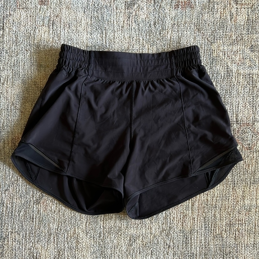 Lululemon Hotty Hot High-Rise 4” Black Shorts GUC